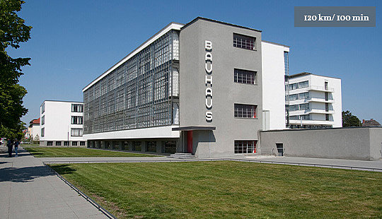 Das Bauhaus in Dessau Seitenansicht.