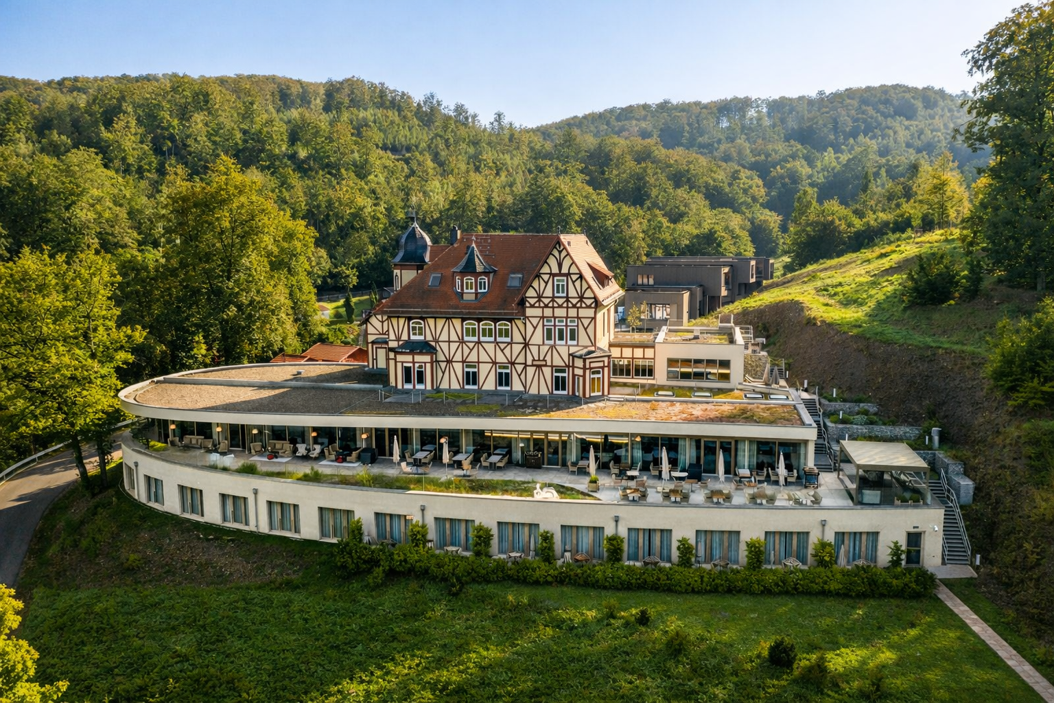 Das Hotel & Spa Suiten FreiWerk im Frühling im Südharz.